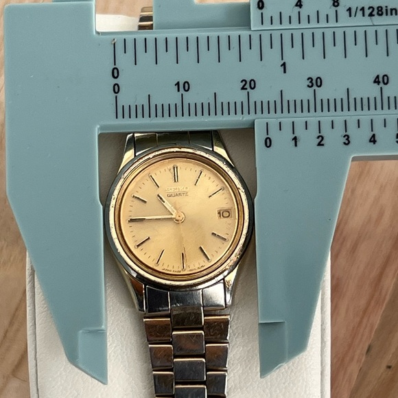 Seiko Ladies Watch Vintage Gold Tone Bracelet Gold Tone Dial Date Window - Picture 11 of 12